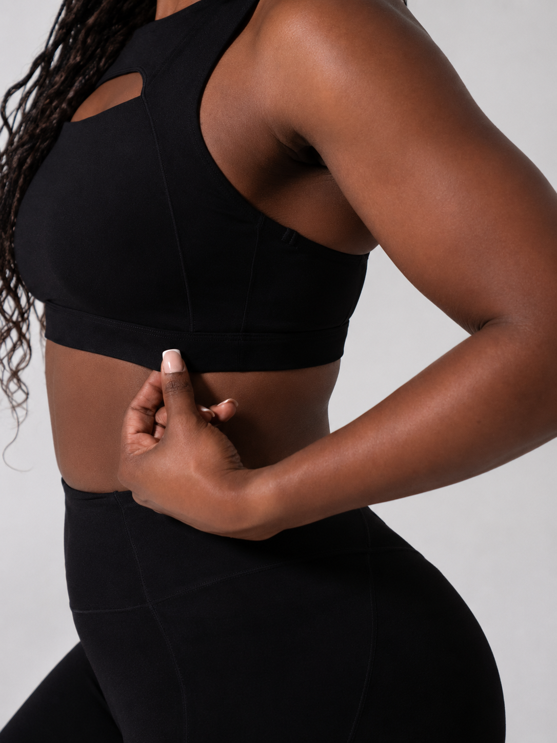 Sprint Her Sports Bra - Onyx Black – Ansicht 4