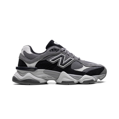 9060 "Black / Castlerock" – Ansicht 1