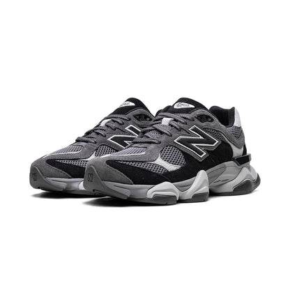9060 "Black / Castlerock" – Ansicht 2